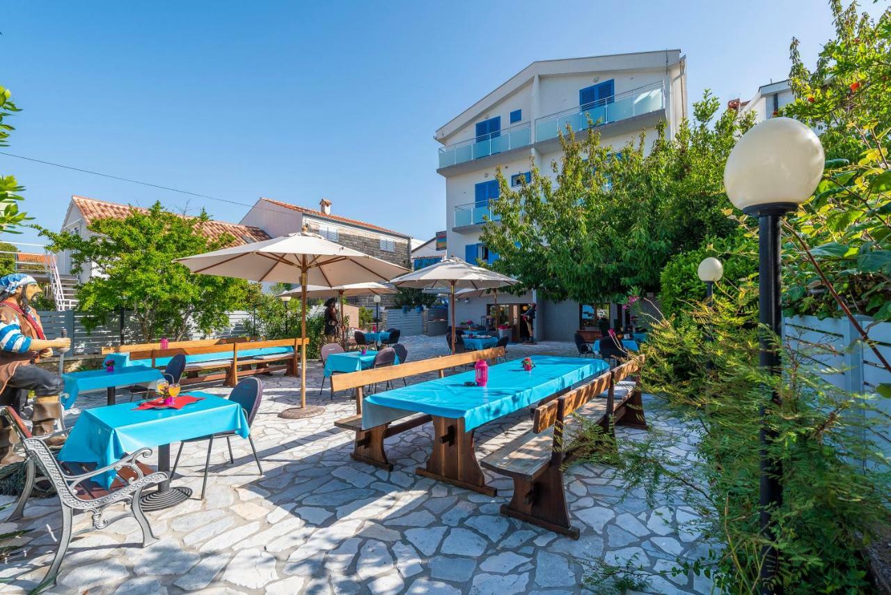 Bed and Breakfast Pansion Pirat Petrčane Zewnętrze zdjęcie
