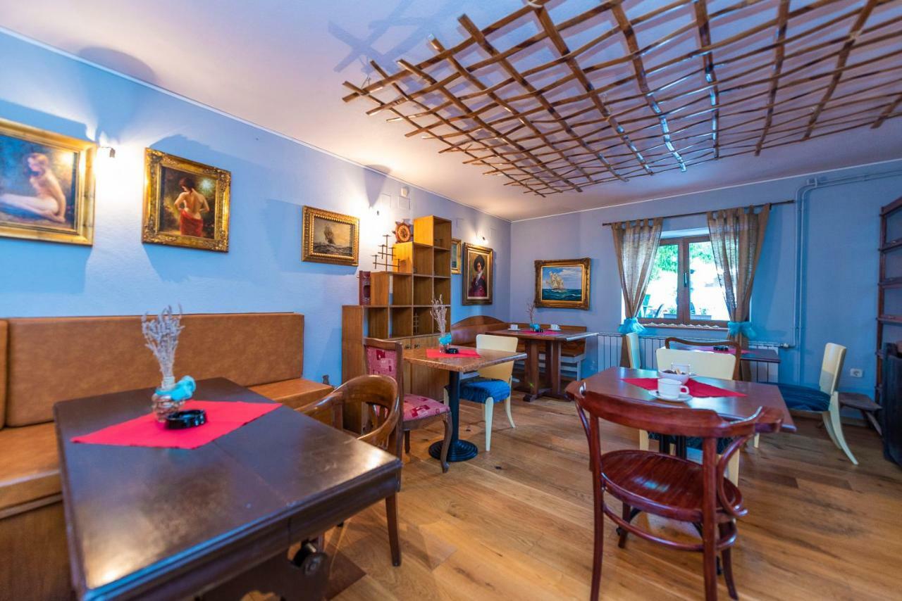 Bed and Breakfast Pansion Pirat Petrčane Zewnętrze zdjęcie