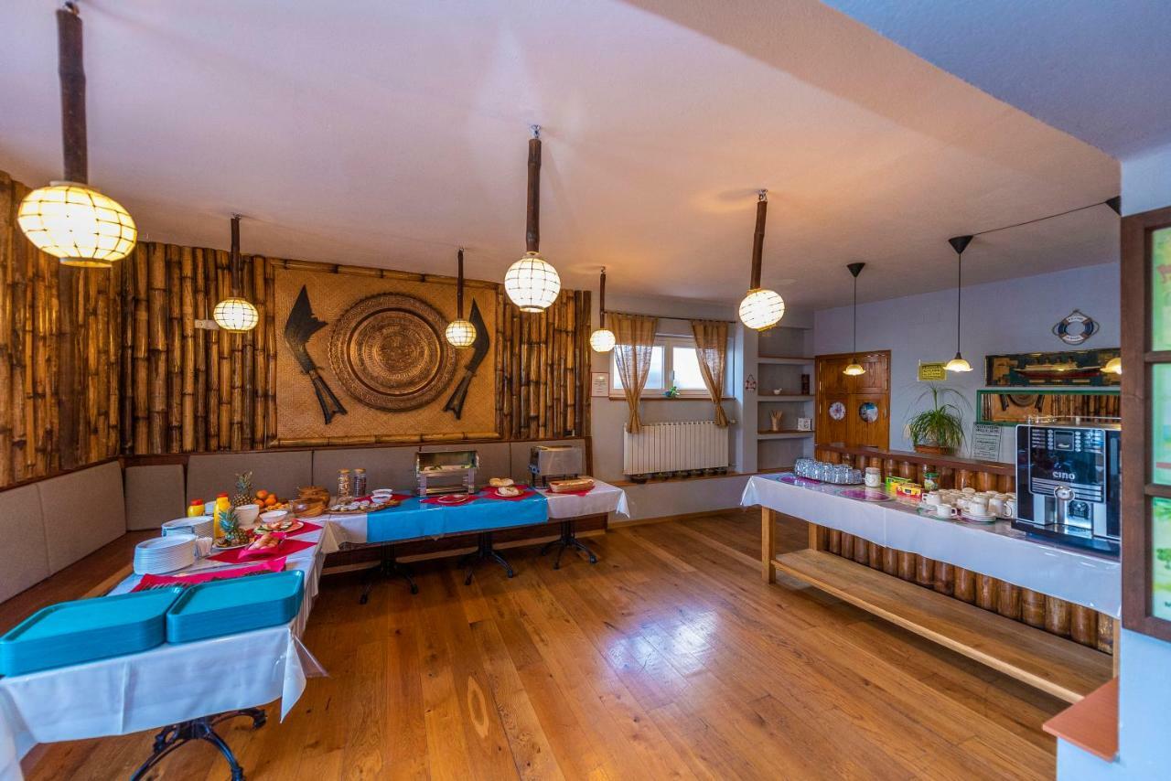 Bed and Breakfast Pansion Pirat Petrčane Zewnętrze zdjęcie