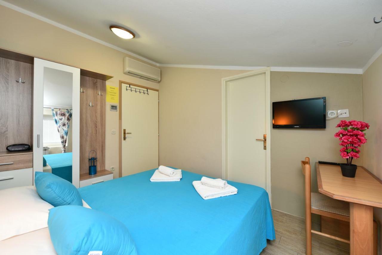 Bed and Breakfast Pansion Pirat Petrčane Zewnętrze zdjęcie
