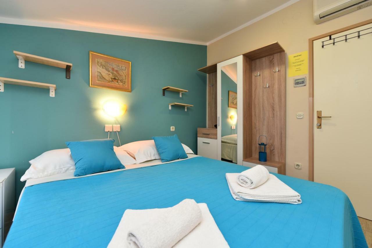 Bed and Breakfast Pansion Pirat Petrčane Zewnętrze zdjęcie