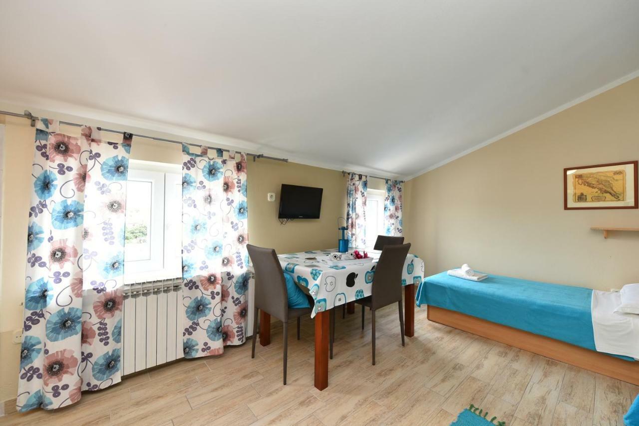 Bed and Breakfast Pansion Pirat Petrčane Zewnętrze zdjęcie